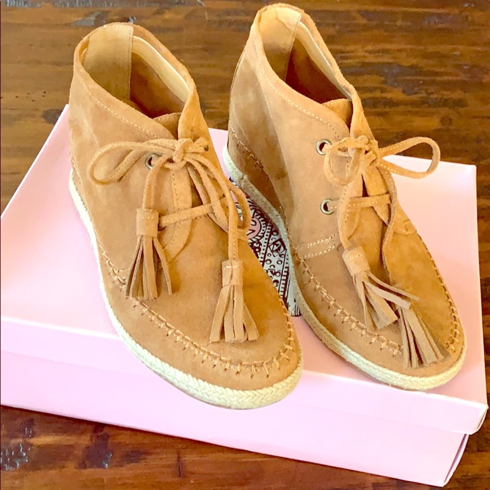 Crown Vintage Wedge Shoe